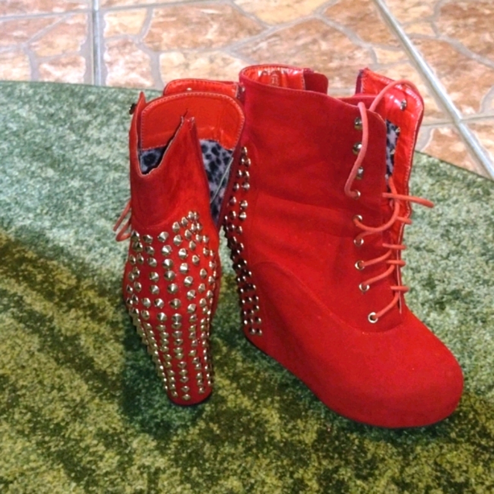 Wedge booties